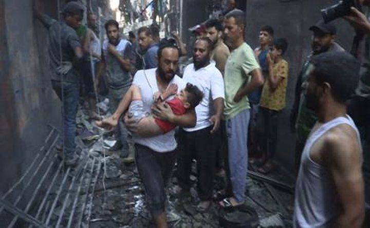 انتشال 12 شهيدا في خان يونس