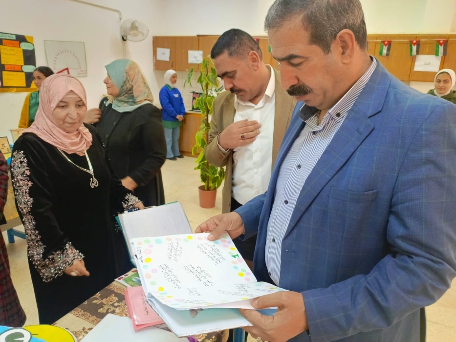 الفقرا يفتتح معرض التدخلات العلاجية في مدرسة القصر الثانوية للبنات