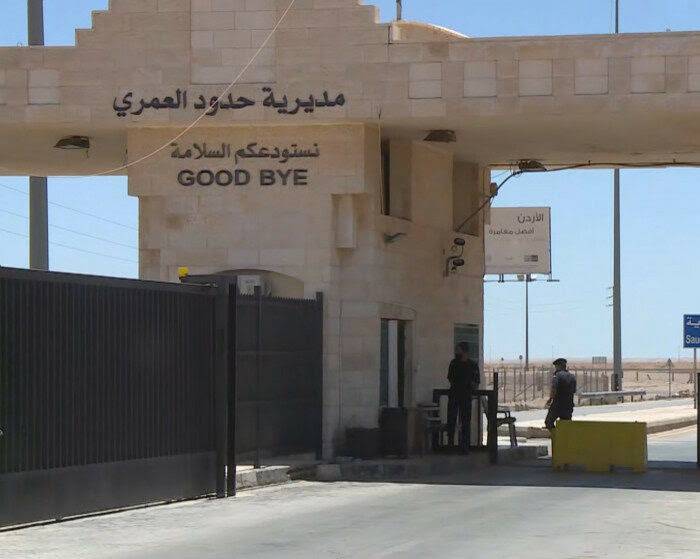 الجمارك: (138) الف مركبة قادمة عبر مركز حدود العمري منذ بداية العام الحالي .