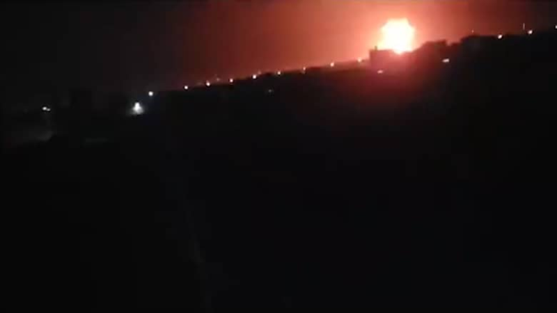الحوثي: إصابة مدني وتدمير منزله في غارة أمريكية بالحديدة