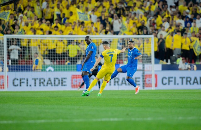 ضرب علي البليهي.. طرد رونالدو خلال مباراة الهلال والنصر