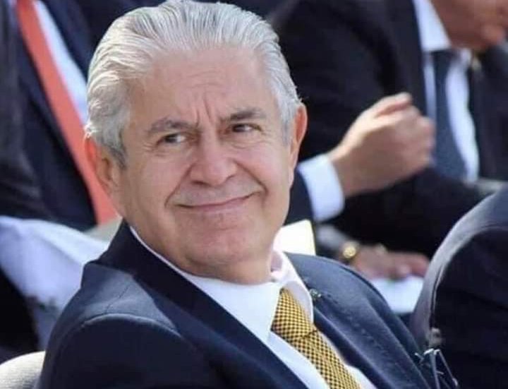 الكثيرون يسيرون وهم أموات