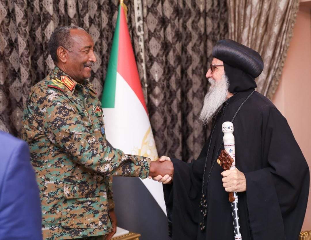 الفريق اول برهان يشيد بدور الكنائس في تعزيز قيم التعايش والسلام...صور
