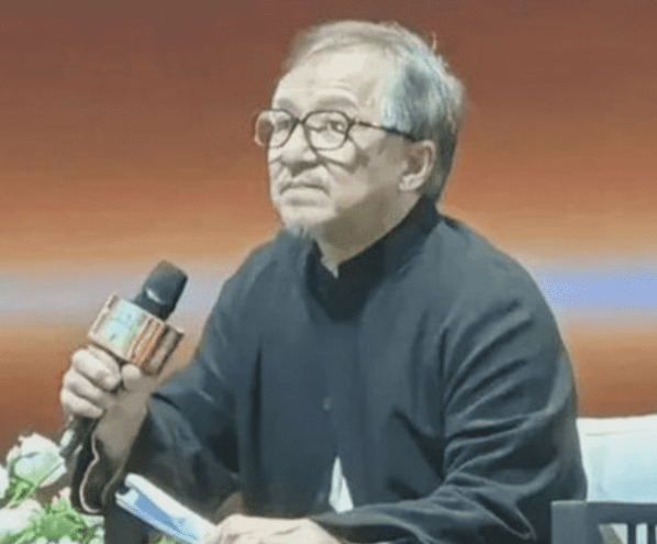 جاكي شان يتحدث عن صحته بعد ظهوره متعباً ومسناً