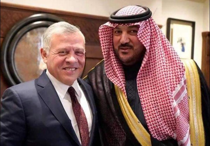 الشيخ عبد الكريم الحويان يهنئ جلالة الملك وولي العهد  بحلول عيد الفطر