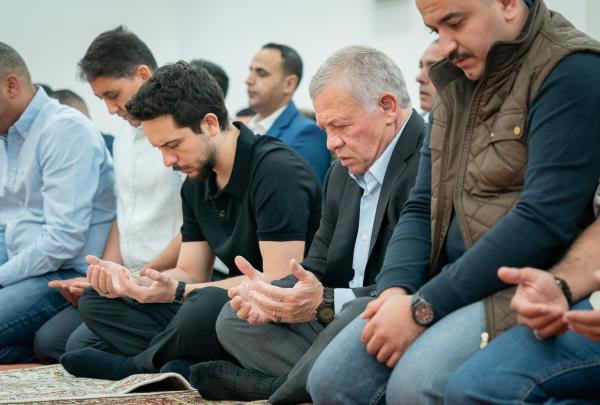 رئيس وأعضاء مركز شباب معان يهنئون الملك بالعيد