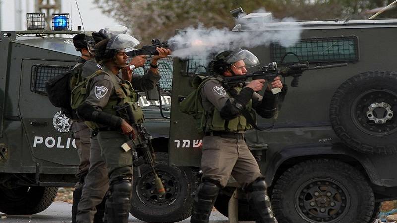 إصابتان بالرصاص الحي بعد هجوم مستوطنين شرقي رام الله