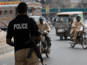 اختطفوا ركاب حافلة.. مسلحون يقتلون 10 بجنوب غربي باكستان