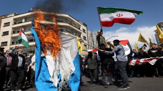 إيران: الحرس الثوري يستولي على سفينة مرتبطة برجل أعمال إسرائيلي