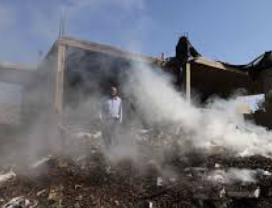 مستوطنون يهاجمون بلدات فلسطينية ويعيثون بها فسادا وتدميرا