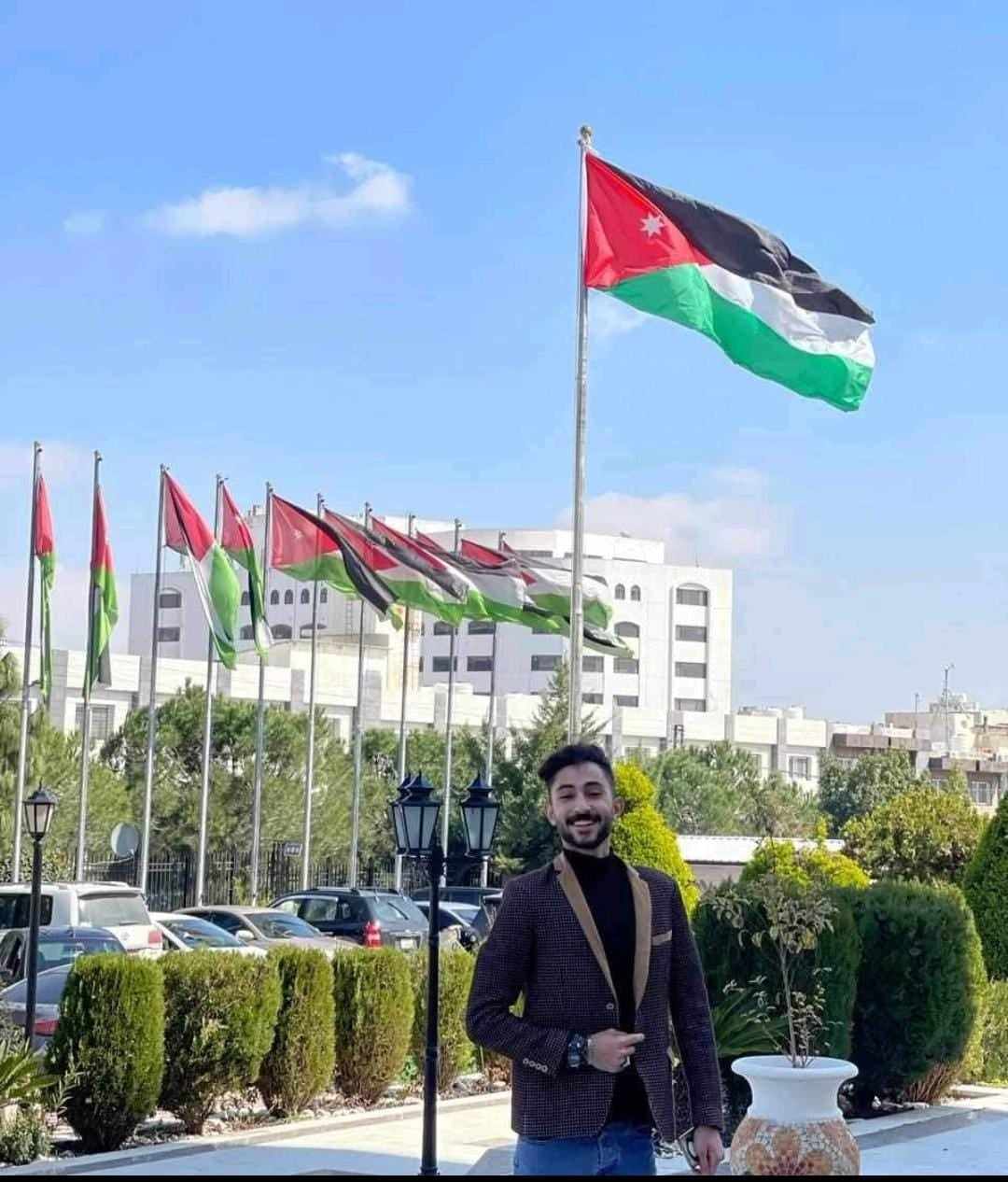 المهندس عمرو ابو عنقور لنشامى سلاح الجو مدام عقالي على راسي عالي راح تبقى مهرها اصيله وحره يا بلادي َ