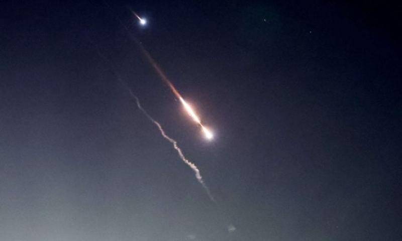 بلومبيرغ الامريكية: ”إذلال كبير لإيران”.. جميع مقذوفاتها أسقطت