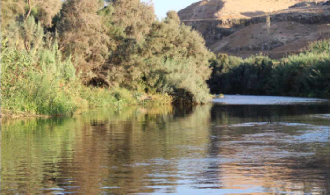 أهالي القرى الواقعة على اطراف سيل الزرقاء يعارضون مشروع تنقية سيل الزرقاء ويعتبرونه مجحفا مليئا بالمخاطر البيئة