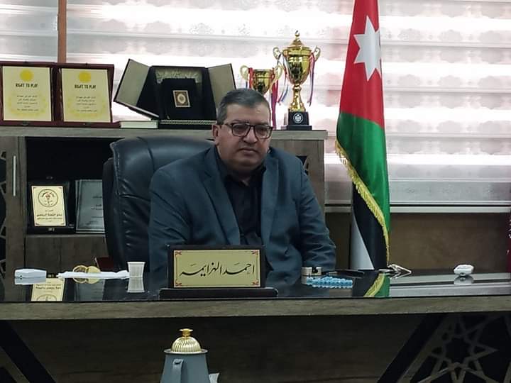 العموش يتفقد مدرسة عمر بن الخطاب الأساسية للبنين.