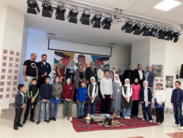الخصاونة يرعى فعاليات ورشة فنية لطلبة تحدي القراءة في مدرسة الصريح