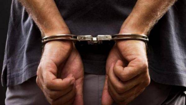 توقيف موظف جمارك اختلس 48 ألف دينار بأربعة أشهر