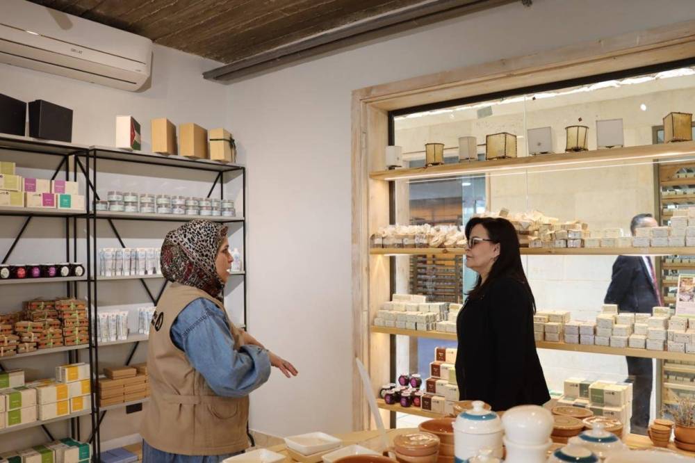 الروابدة بجولة ميدانية لمديريتي عمل جرش وعجلون ولمشاريع ممولة من التنمية والتشغيل