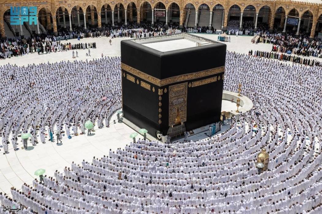 السعودية ..خطيب الحرم المكي يوصى المسلمين بتقوى الله وعبادته والتقرب إليه