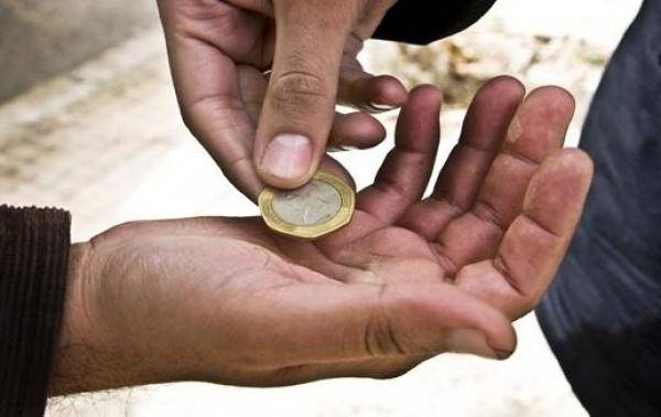 التنمية تضبط متسوّل يمتلك سيارتين حديثتين ودخل مرتفع بحوزته 235 دينارا في الزرقاء