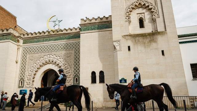 فرنسا ترحل إمامًا جزائريًا بسبب التحريض على الكراهية لليهود
