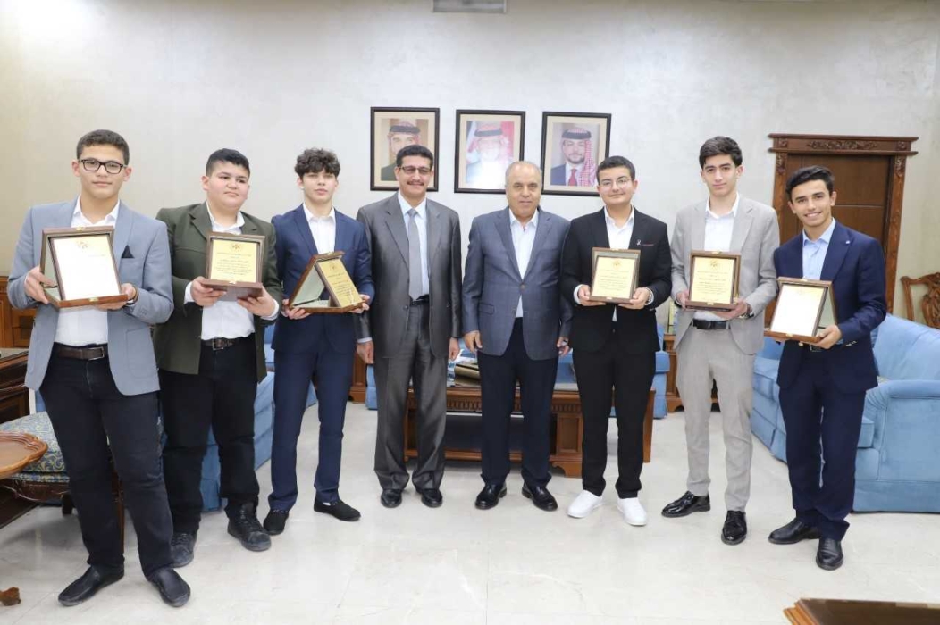 التربية تكرم الطلبة المشاركين بالمسابقة الدولية للمشاريع العلمية والهندسة