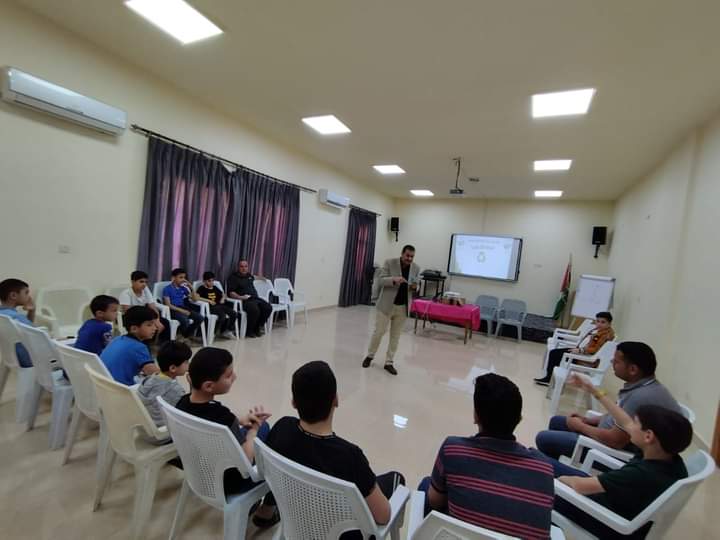 ورشة عمل حول إعادة التدوير بمركز شباب الرمثا