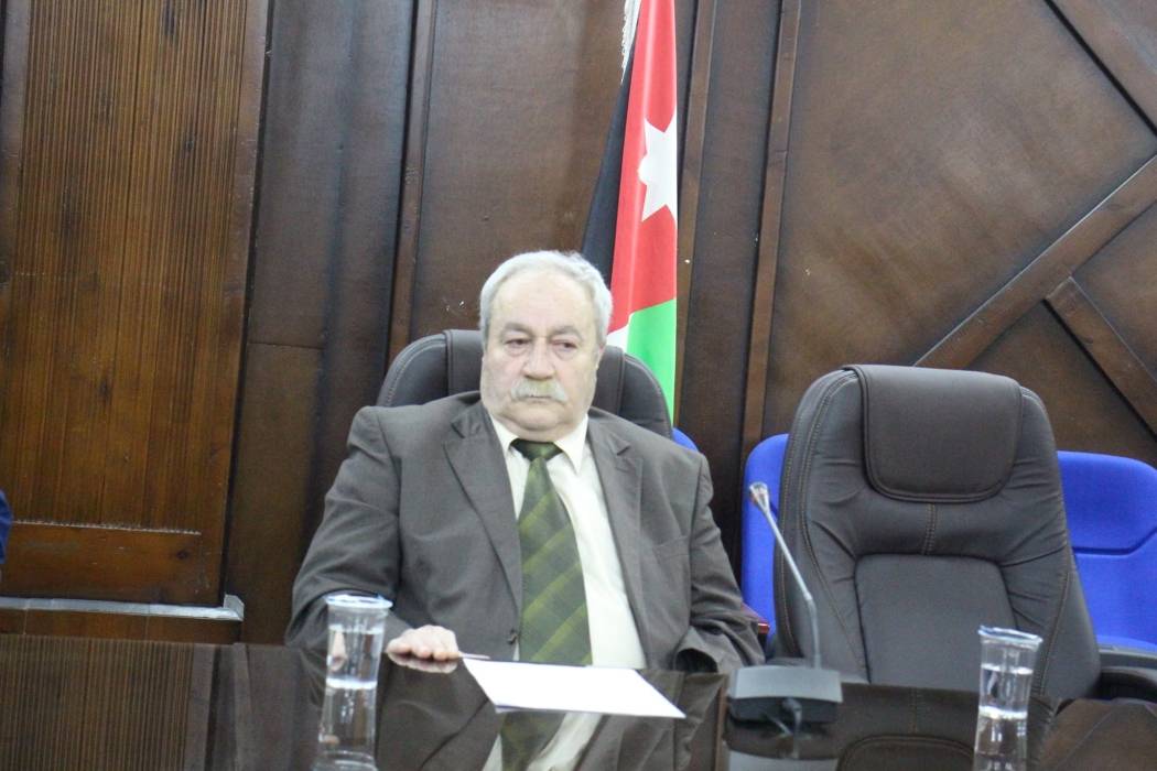 الخضور يوقع ثلاثية من منجزاته الأدبية الإبداعية في مدينة اربد.. صور
