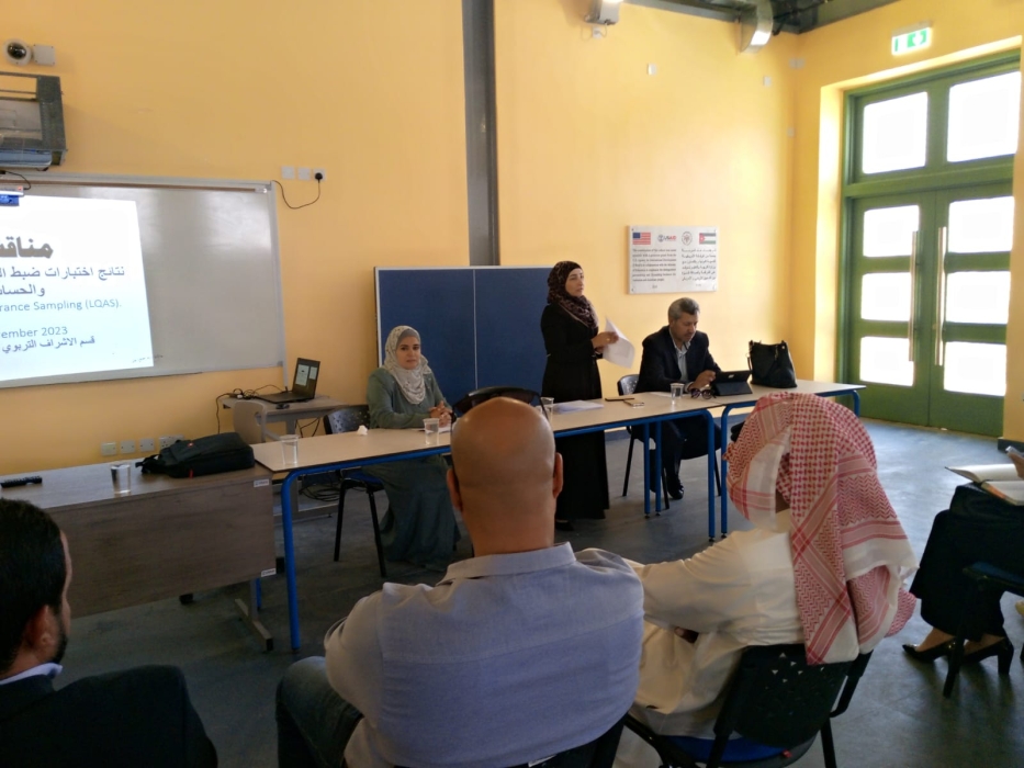 تربية الموقر  تناقش تطبيق اختبار ضبط الجودة