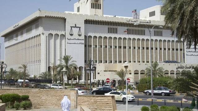 تعدد الزوجات دون عدل يدفع 100 كويتية لطلب الطلاق