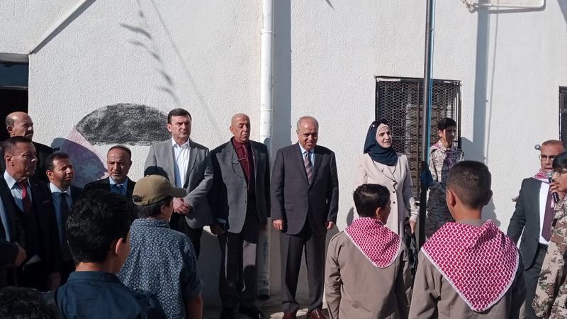 وزير التربية والتعليم يؤكد أهمية انتظام الطلبة في الدوام المدرسي