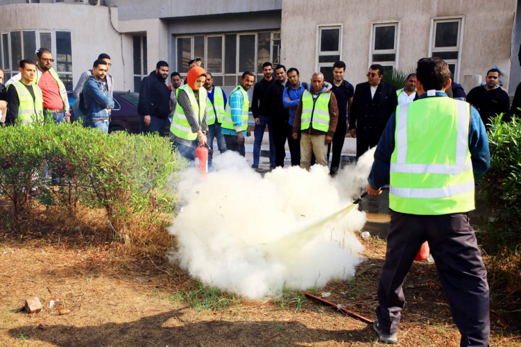هندسة المطرية تنفذ مشهدا تجريبيا لعمليات الإخلاء الإدارى فى حالة وقوع حرائق