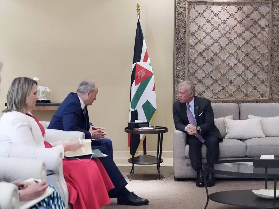 الملك يستقبل نائب رئيس الوزراء ووزير الخارجية والدفاع الإيرلندي ميهال مارتن