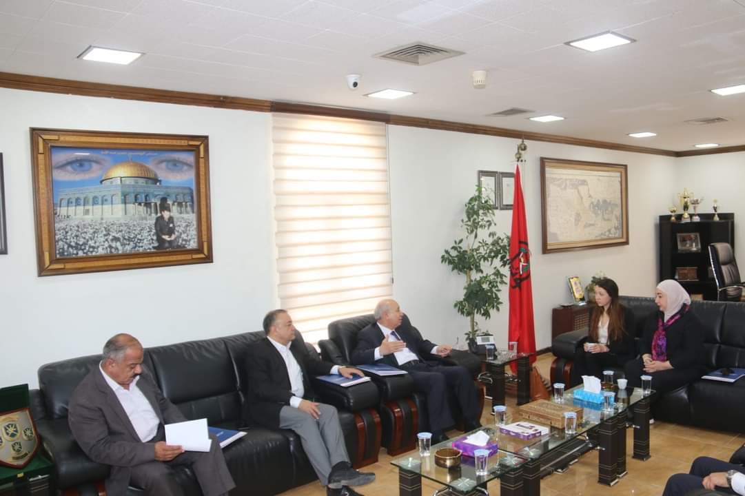 وفد من الوكالة الأمريكية للتنمية يزور الجامعة .