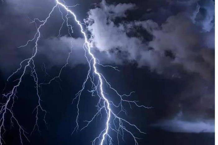 عودة الأمطار الرعدية إلى الأردن في هذا الموعد