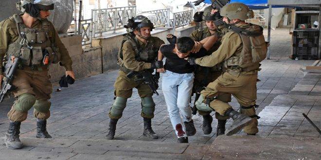 الاحتلال يعتقل 20 فلسطينياً في أنحاء متفرقة من الضفة الغربية