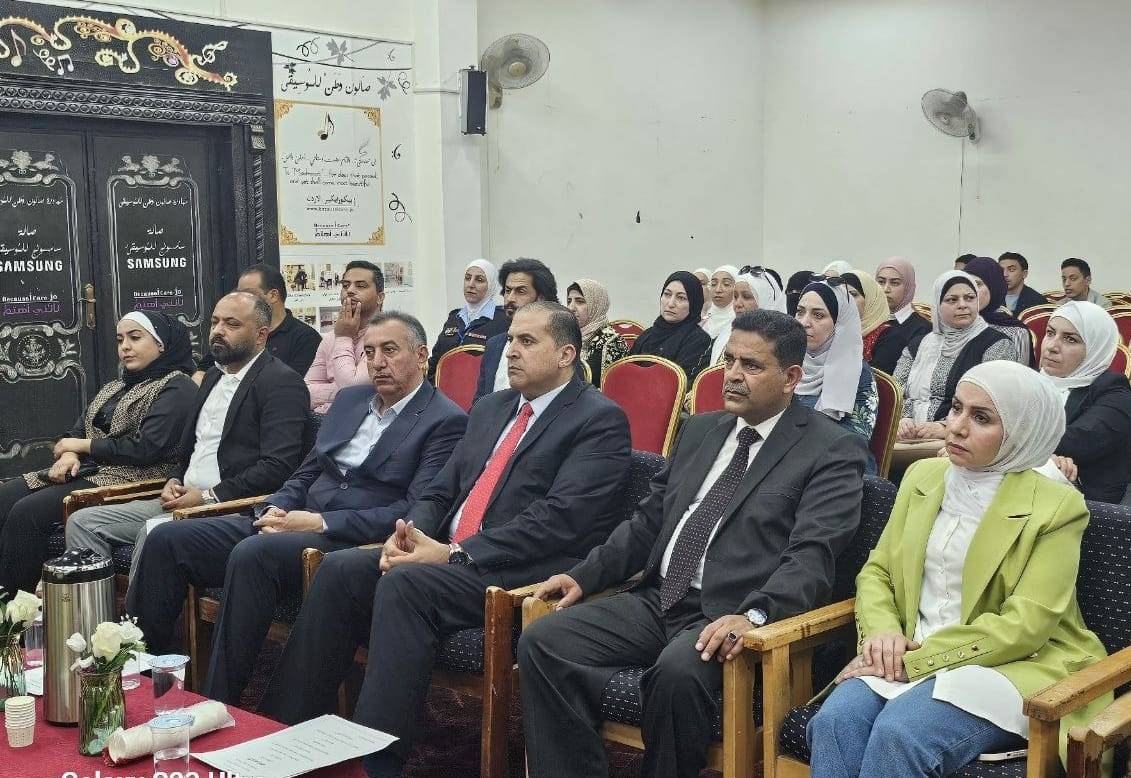 الشوابكة مدير تربية لواء الجامعة يفتتح معرض يوم المهن في مدرسة تلاع العلي الثانوية للبنات. ..صور
