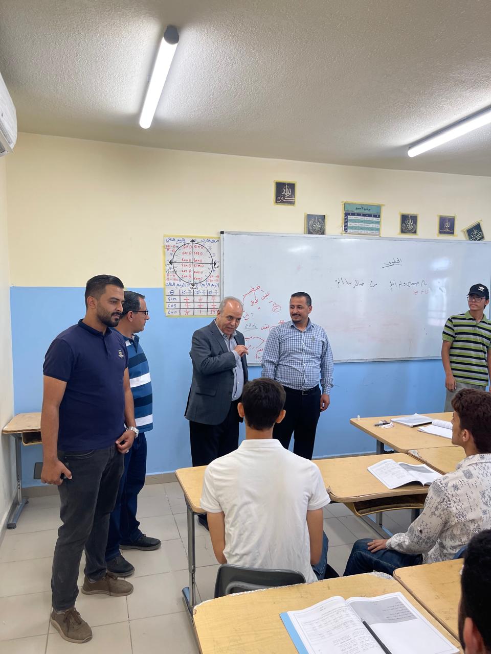 وزير التربية والتعليم يتفقد عدد من مدارس محافظة العقبة