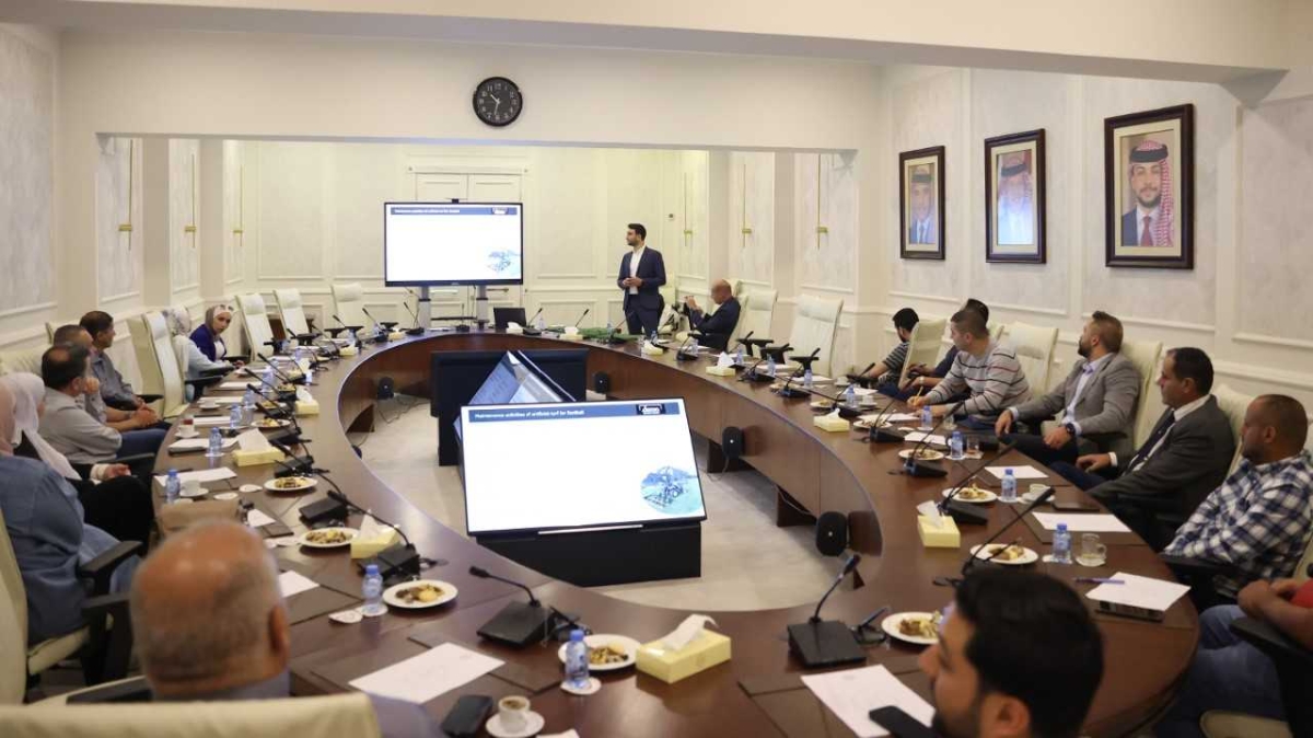اتحاد الكرة يعقد ورشة عمل خاصة بإنشاء وصيانة الملاعب