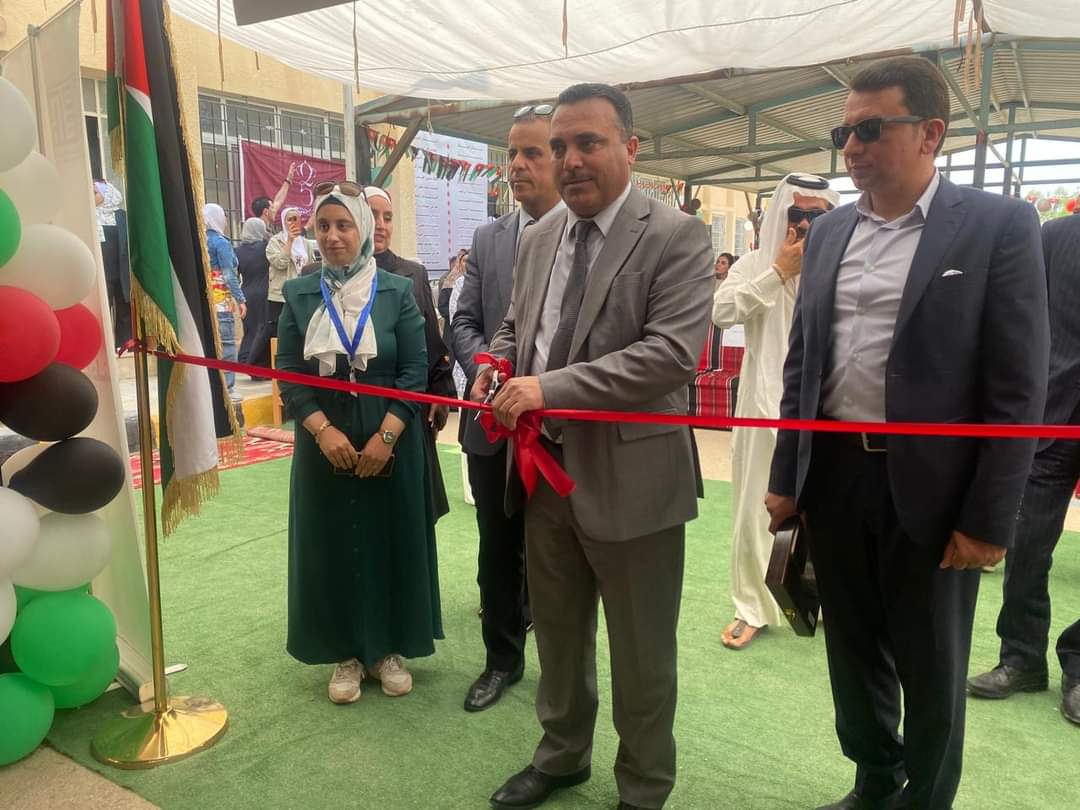 المكتبة الوطنية تشارك مدرسة الجواسرة الثانوية المختلطة  الشونة الجنوبية احتفالها باليوبيل الفضي ...صور