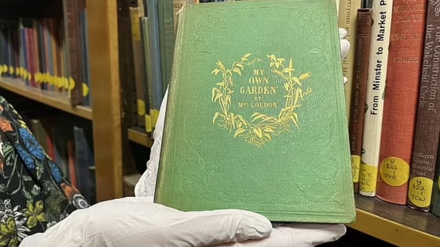 اكتشاف سم قاتل على رفوف المكتبات