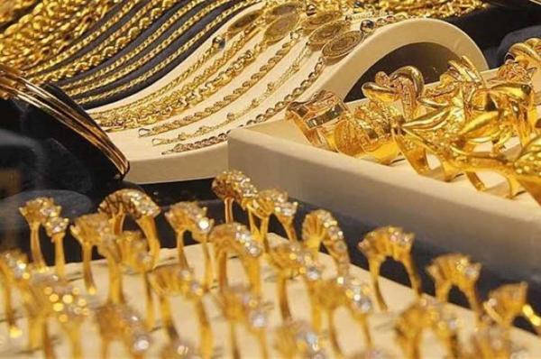 الذهب يواصل الإنخفاض محليا ويتراجع نصف دينار