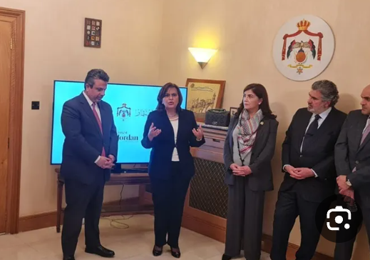 وزيرة الاستثمار تلتقي في لندن قيادات اقتصادية بريطانية