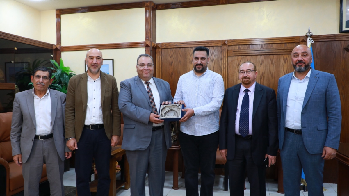 مذكرة تعاون بين جامعة الزرقاء ومؤسسة هندسية لبحث المشروعات المشتركة