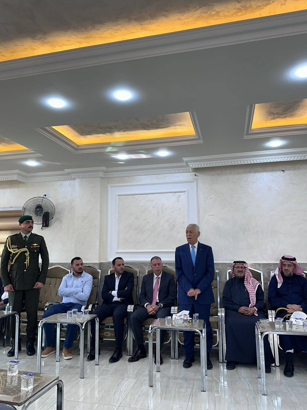 مندوبا عن الملك وولي العهد.. العيسوي يعزي عشيرة الفراية..صور