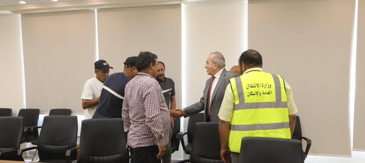 في رسالة بمناسبة اليوم العالمي للعمال   *أبو السمن: لولا علو همة العمال وصلابة عزيمتهم ومهارة أيديهم ما تحقق أي إنجاز*