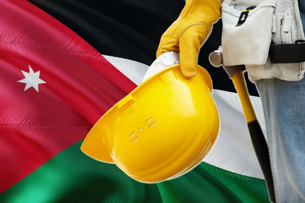 شركة دهب للسياحة والسفر تهنئ  عمال الوطن في عيدهم