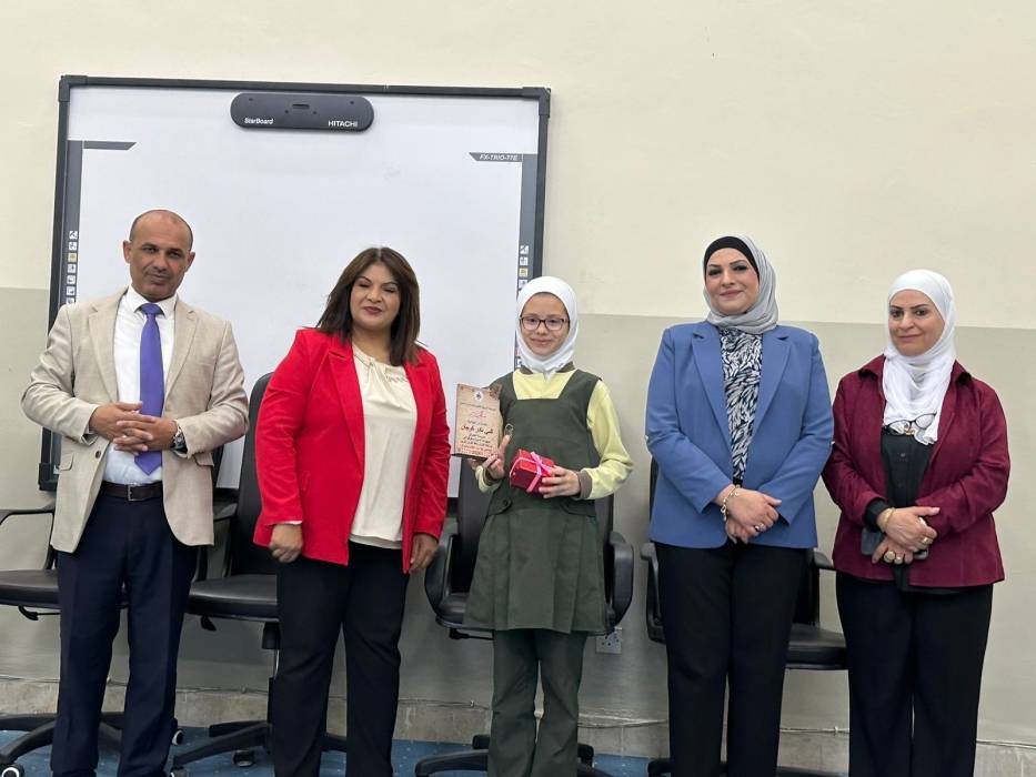 العجارمة تكرم حفظة القرآن الكريم والحديث النبوي الشريف...صور
