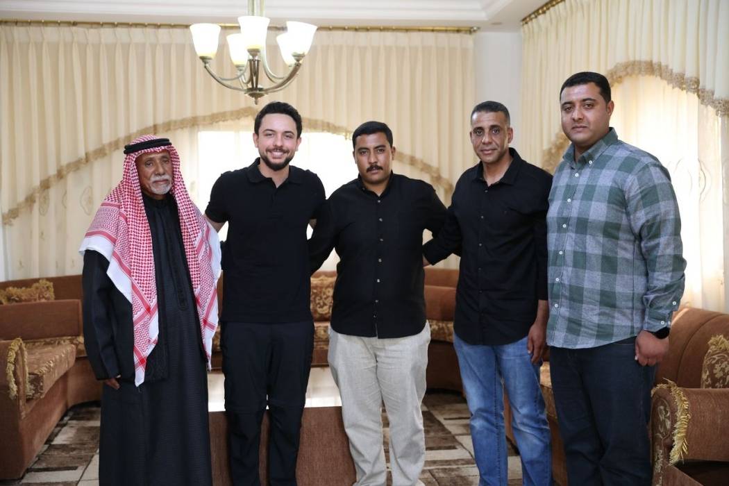 ولي العهد يزور الوكيل أول متقاعد إبراهيم الختالين_صور