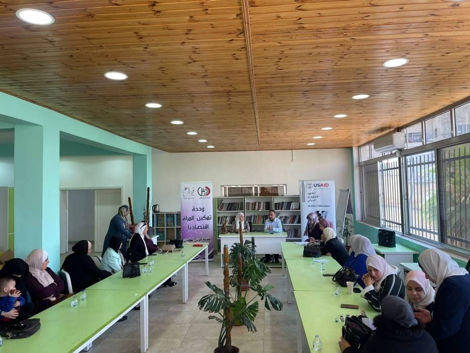 حوارية حول دور المرأة في المحافظة على نظافة المدينة بمناسبة عيد العمال بالتعاون مع المعهد الجمهوري الدولي