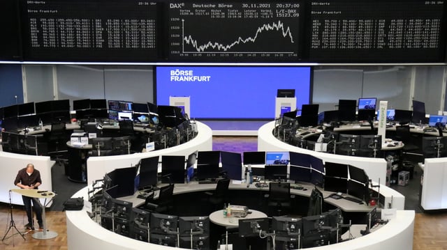 تراجع أسهم أوروبا إثر قرار للاحتياطي الاتحادي وتباين مكاسب الشركات